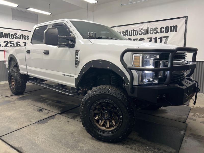 2019 Ford F-250 Super Duty XLT Crew Cab Upper Image 1