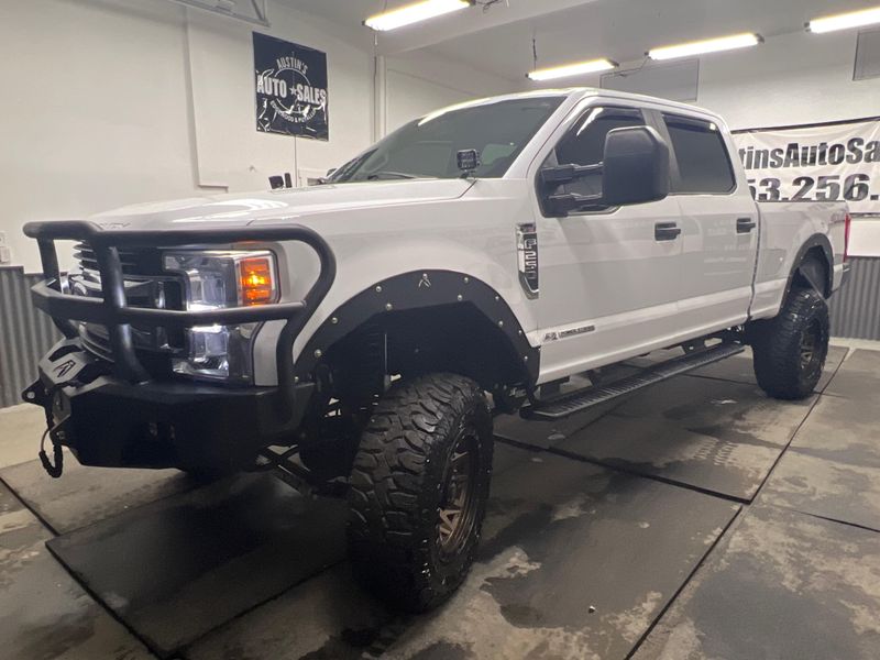 2019 Ford F-250 Super Duty XLT Crew Cab Upper Image 2