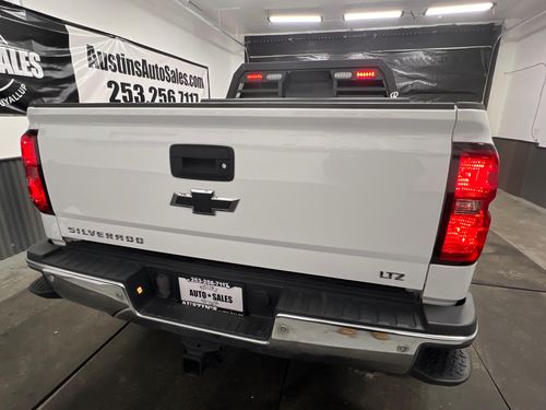 2016 Chevrolet Silverado 3500HD LTZ Crew Cab Lower Image 2