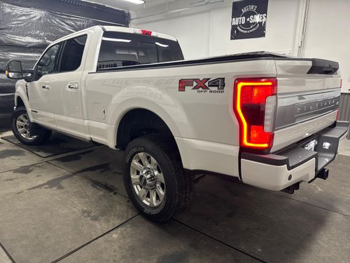 2019 Ford F-350 Super Duty Platinum Crew Cab Lower Image 1