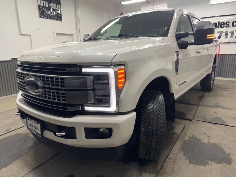 2019 Ford F-350 Super Duty Platinum Crew Cab Upper Image 2
