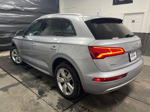2018 Audi Q5 2.0T quattro Premium Lower Image 1