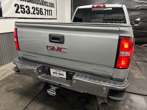 2018 GMC Sierra 3500HD Denali Crew Cab Lower Image 2