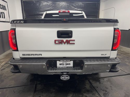 2017 GMC Sierra 1500 SLT Crew Cab Lower Image 2