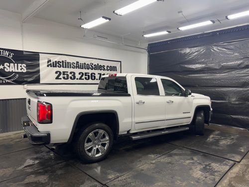 2017 GMC Sierra 1500 SLT Crew Cab Lower Image 3
