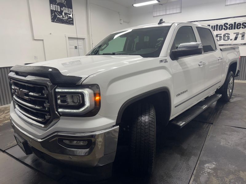 2017 Gmc Sierra 1500 SLT photo 2