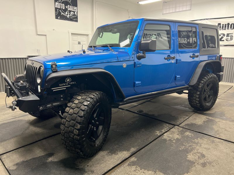 2016 Jeep Wrangler Unlimited Black Bear photo 2