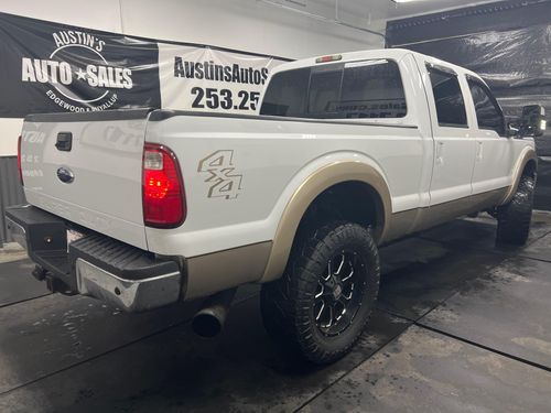 2011 Ford F-350 Super Duty Lariat Crew Cab Lower Image 3