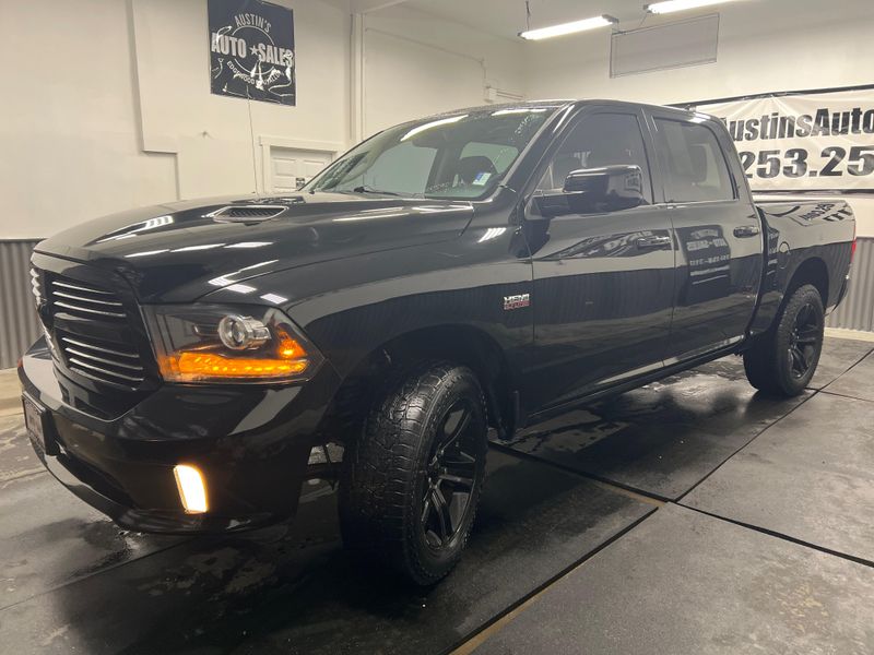 2013 Ram 1500 Sport photo 2