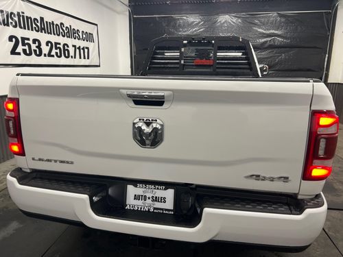 2019 Ram 3500 Limited Crew Cab Lower Image 2