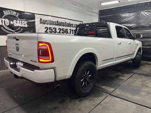 2019 Ram 3500 Limited Crew Cab Lower Image 3
