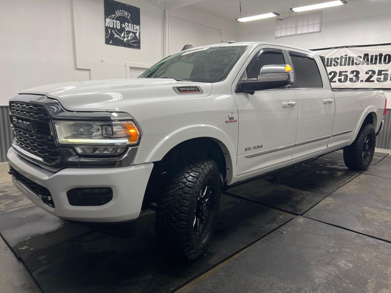 2019 Ram 3500 Limited Crew Cab Upper Image 2