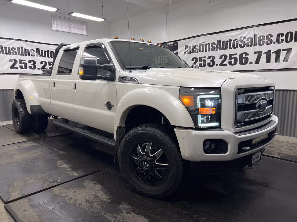 2013 Ford F-450 Super Duty Platinum Crew Cab Image 1