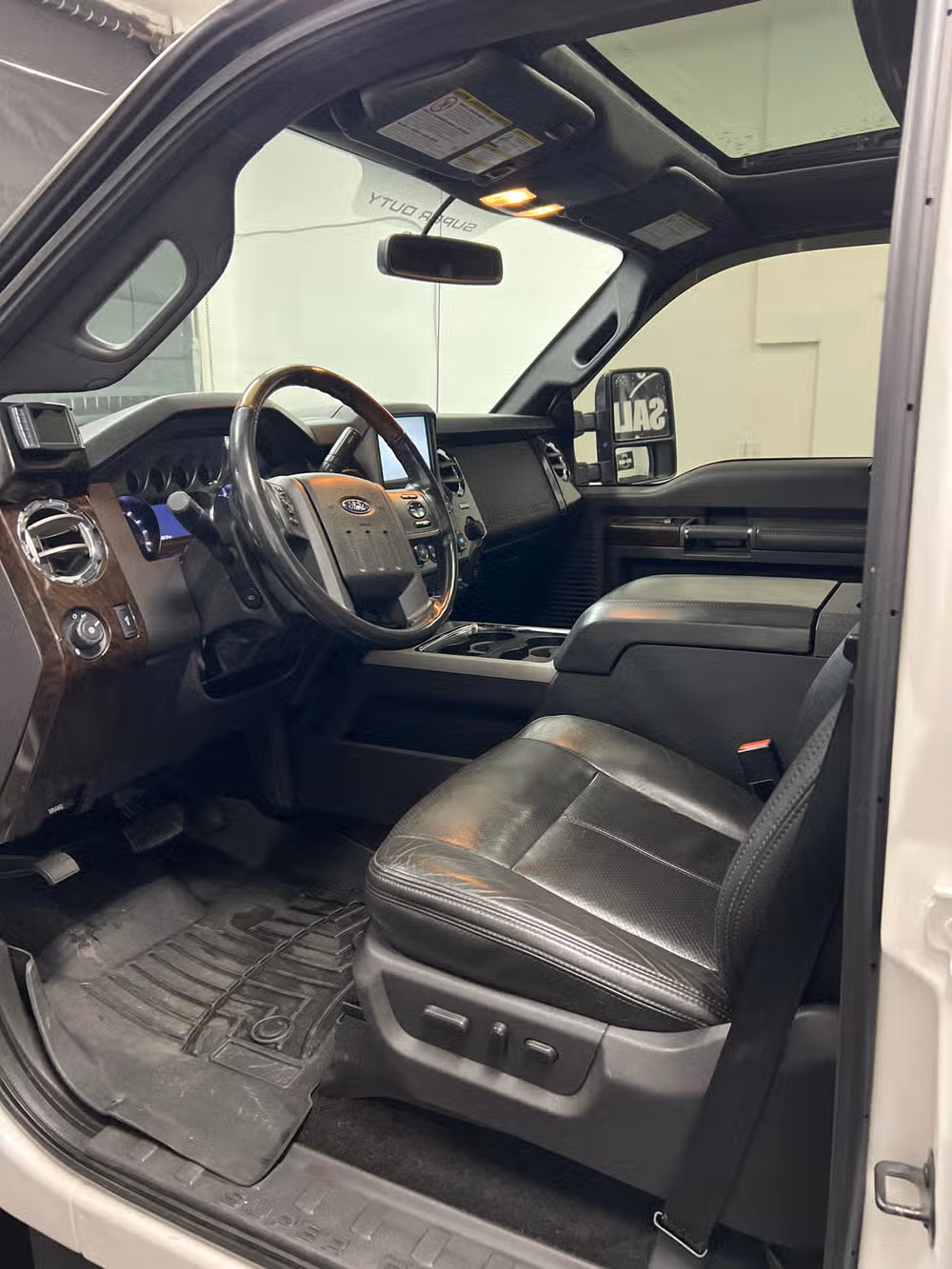 2013 Ford F-450 Super Duty Platinum Crew Cab Image 9