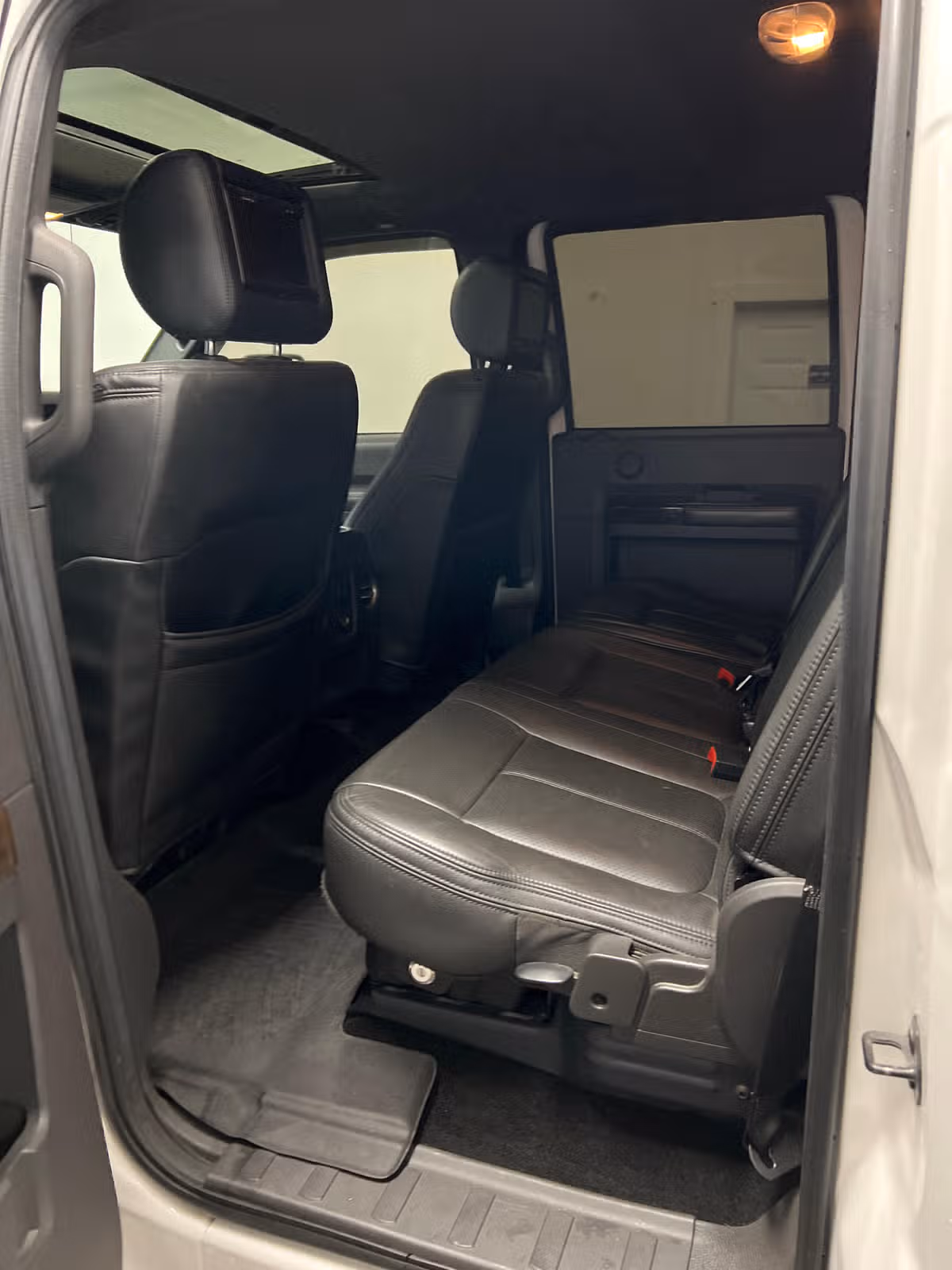 2013 Ford F-450 Super Duty Platinum Crew Cab Image 10