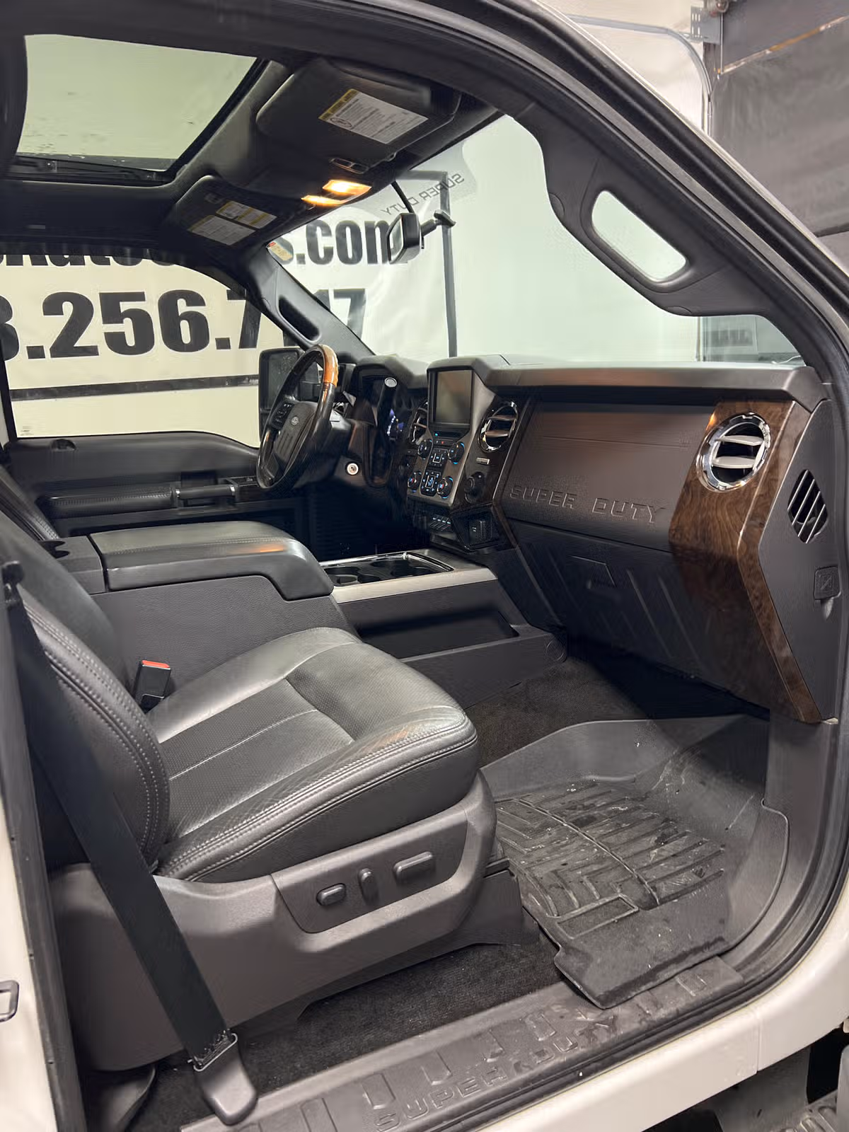 2013 Ford F-450 Super Duty Platinum Crew Cab Image 12