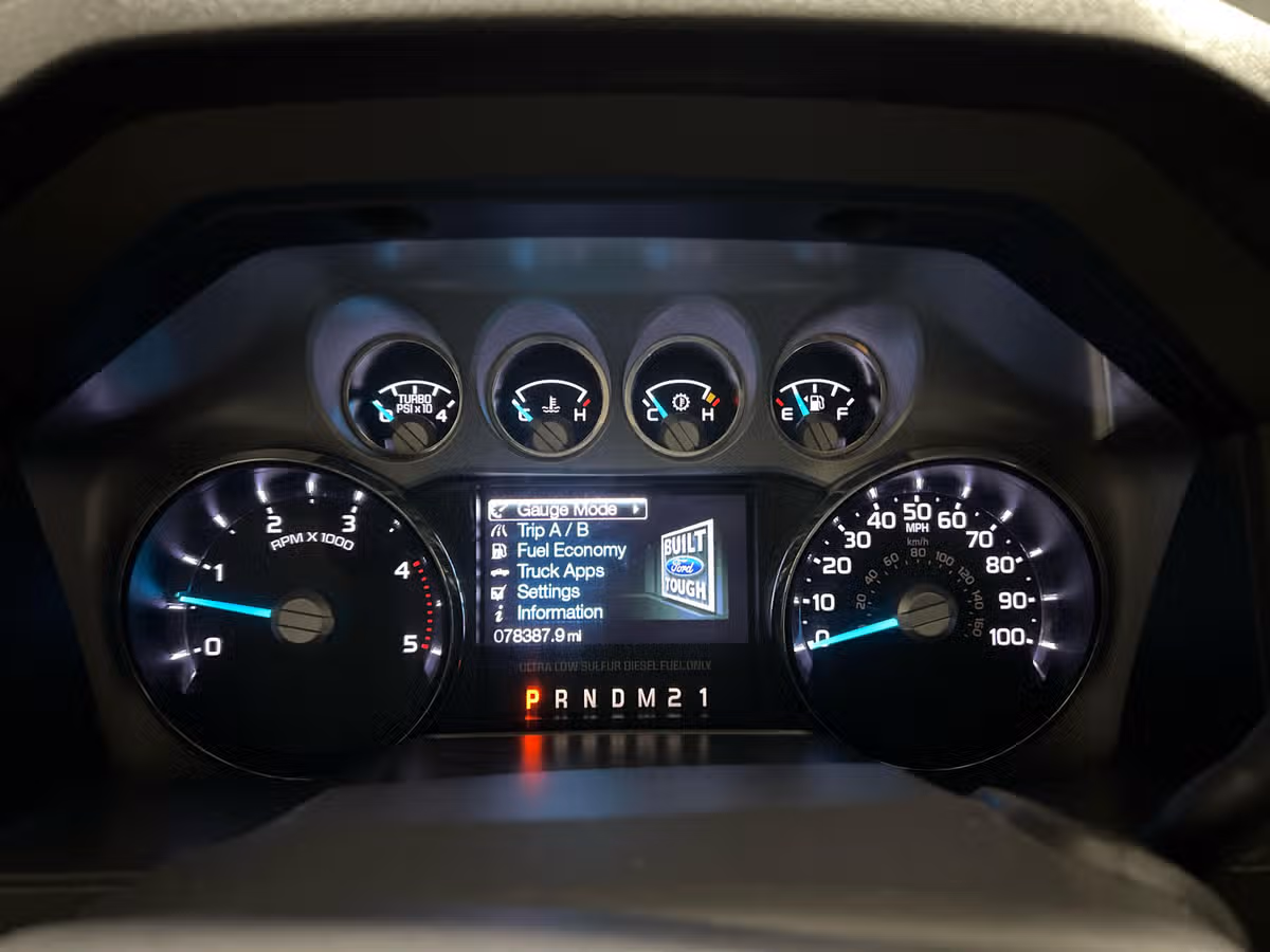 2013 Ford F-450 Super Duty Platinum Crew Cab Image 20