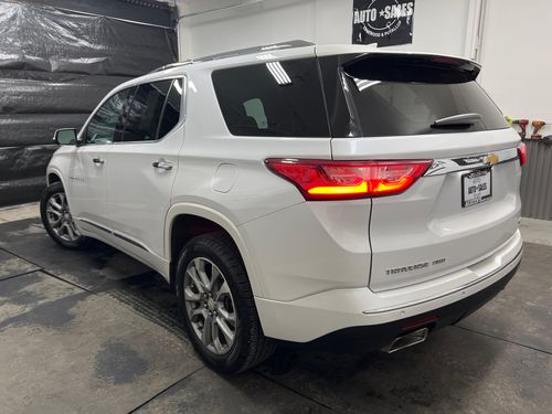 2019 Chevrolet Traverse Premier Lower Image 1