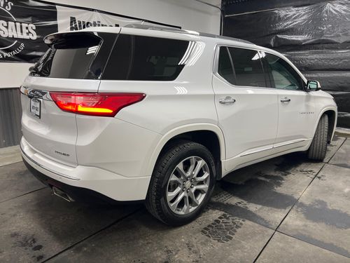 2019 Chevrolet Traverse Premier Lower Image 3