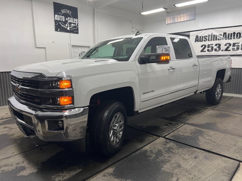 2016 Chevrolet Silverado 3500HD LTZ photo 2