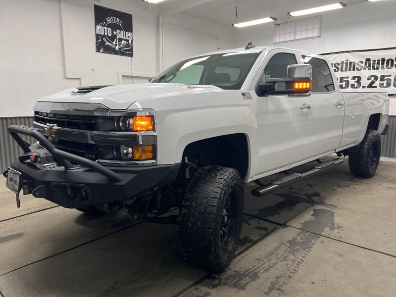 2018 Chevrolet Silverado 3500HD LTZ Crew Cab Upper Image 2