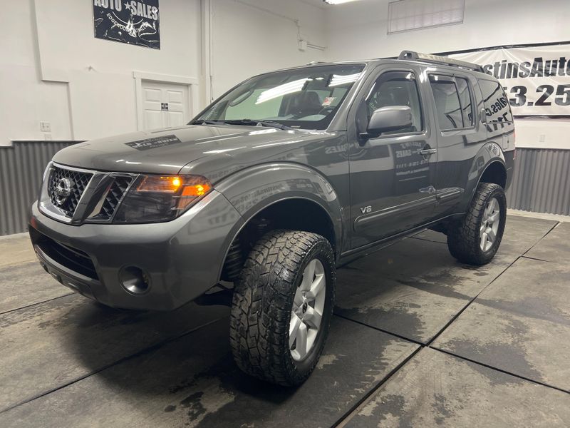 2008 Nissan Pathfinder SE V8 Upper Image 2