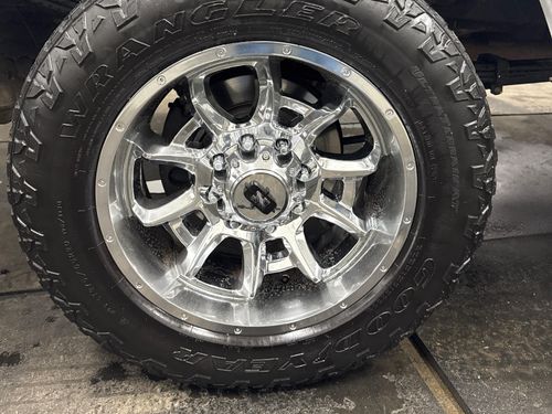 2017 Ford F-350 Super Duty XLT Crew Cab Lower Image 3