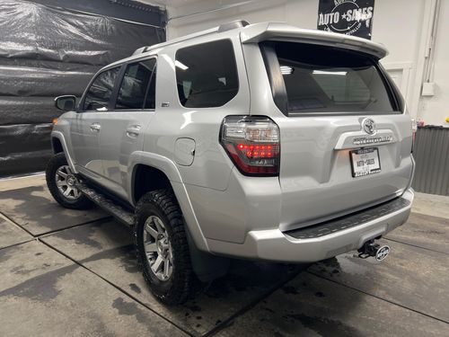2019 Toyota 4Runner SR5 Lower Image 1
