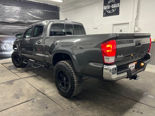 2016 Toyota Tacoma Double Cab Lower Image 1