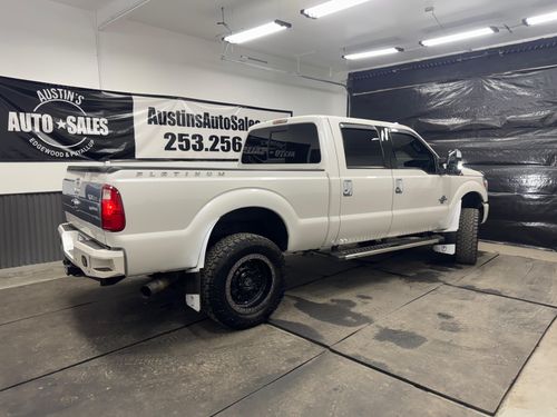 2016 Ford F-350 Super Duty Platinum Crew Cab Lower Image 3