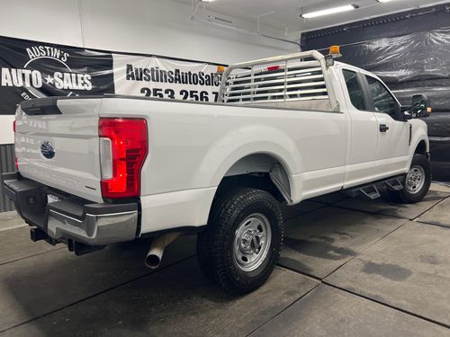 2019 Ford F-250 Super Duty XLT SuperCab Lower Image 3
