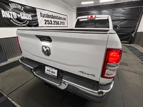 2022 Ram 3500 Tradesman Crew Cab Lower Image 2
