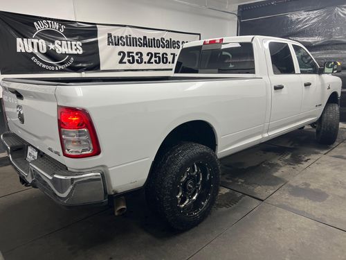 2022 Ram 3500 Tradesman Crew Cab Lower Image 3