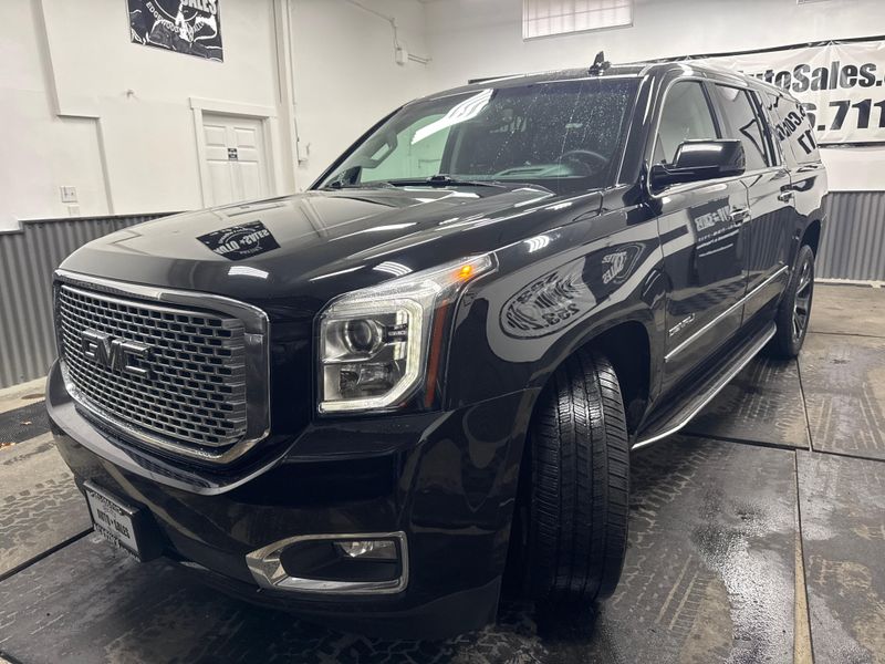 2017 Gmc Yukon XL Denali photo 2