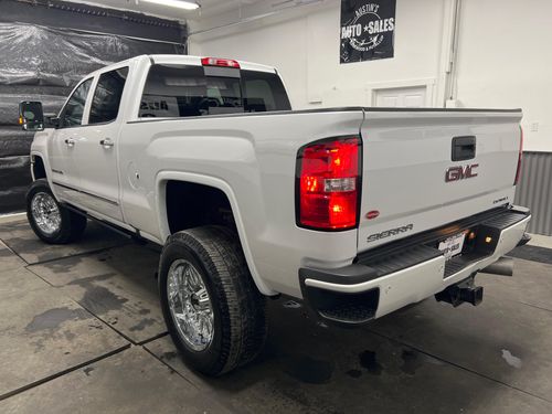 2019 GMC Sierra 3500HD Denali Crew Cab Lower Image 1