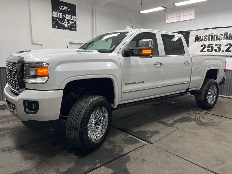 2019 Gmc Sierra HD Denali photo 2