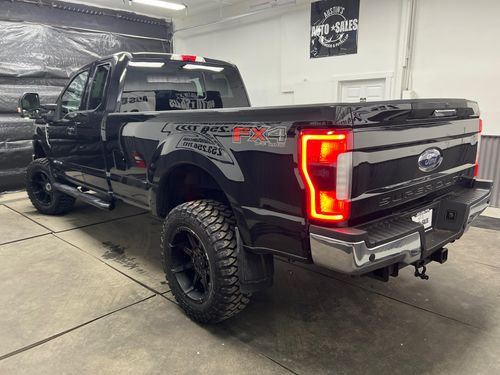 2019 Ford F-350 Super Duty Lariat SuperCab Lower Image 1