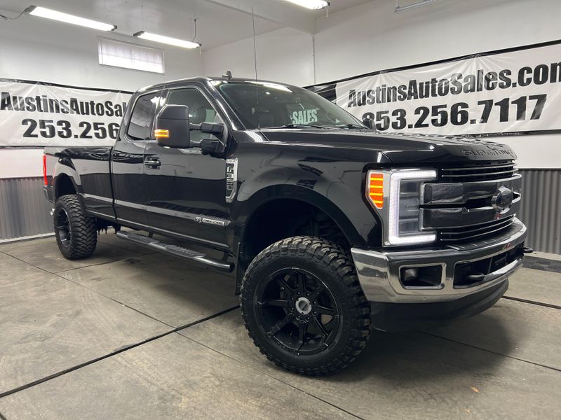 2019 Ford F-350 Super Duty Lariat SuperCab Upper Image 1