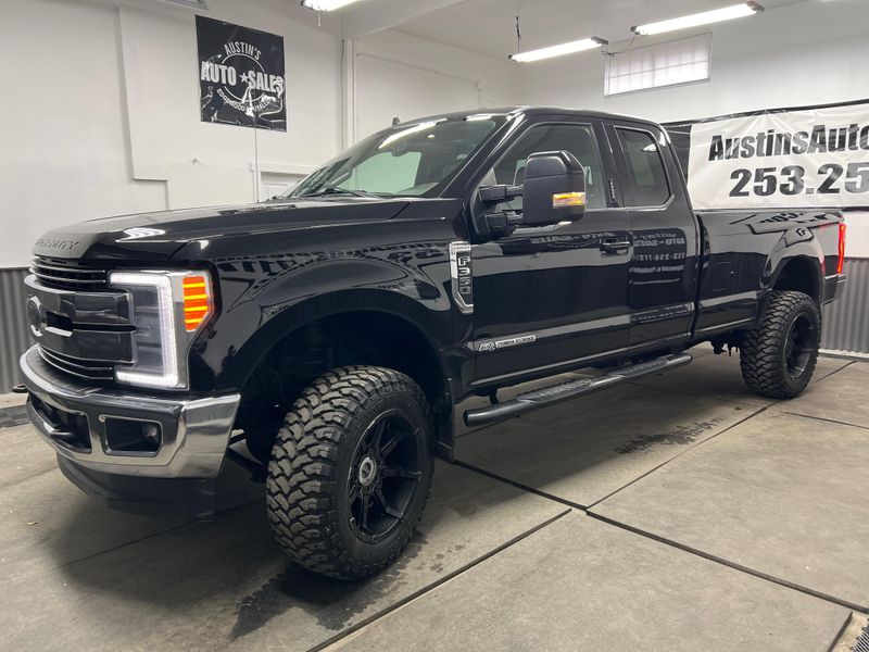 2019 Ford F-350 Lariat photo 2