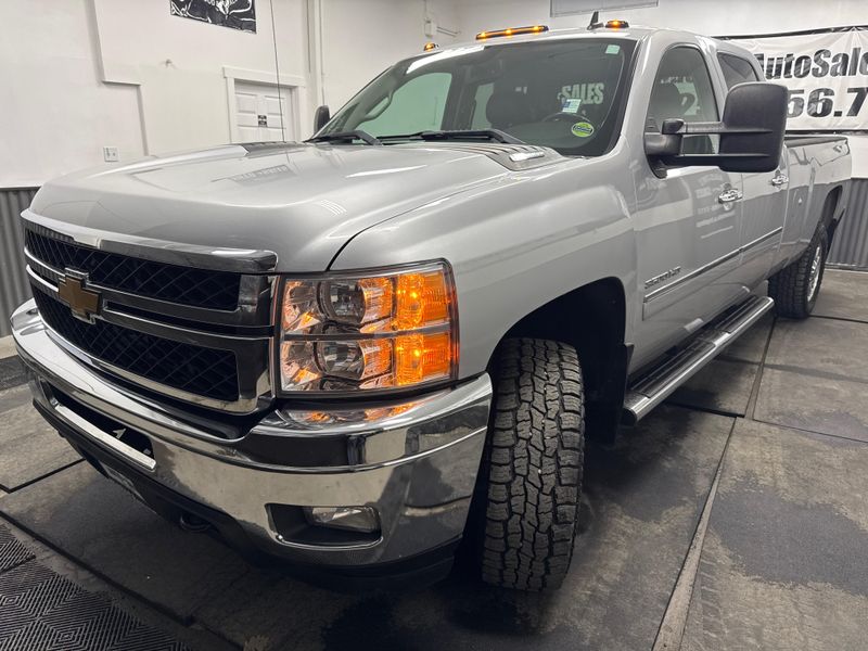 2013 Chevrolet Silverado 3500HD LT photo 2
