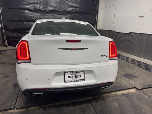 2023 Chrysler 300 S V6 Lower Image 2