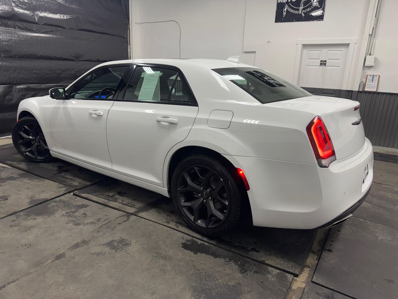 2023 Chrysler 300 S photo 2