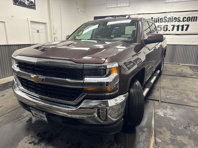 2016 Chevrolet Silverado 1500 LT photo 2