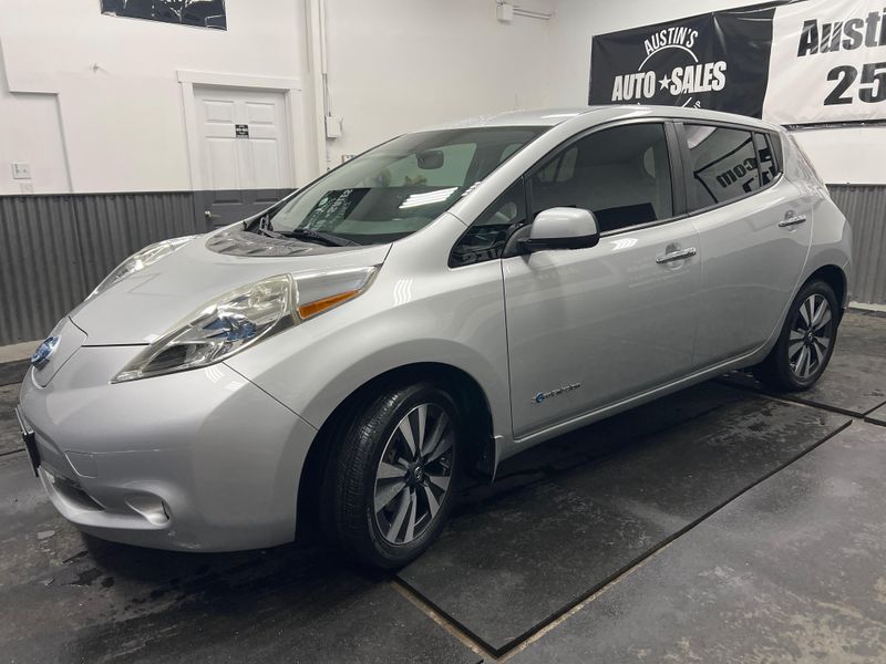2017 Nissan Leaf SL photo 2