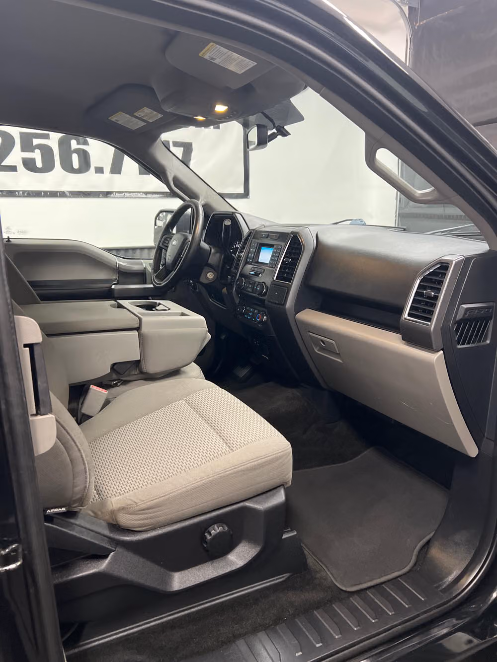 2015 Ford F-150 XLT SuperCab Image 12