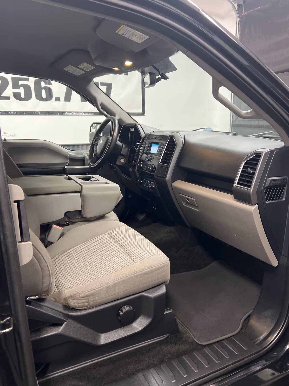 2015 Ford F-150 XLT SuperCab Image 12