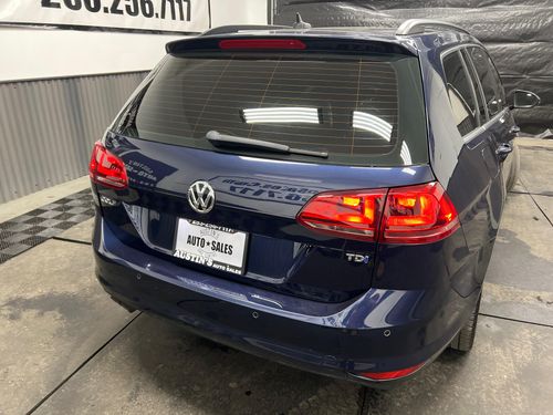 2015 Volkswagen Golf SportWagen TDI SE Lower Image 2