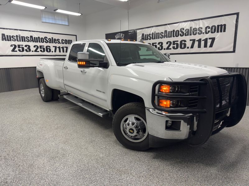 2015 Chevrolet Silverado 3500HD LTZ Crew Cab Upper Image 1