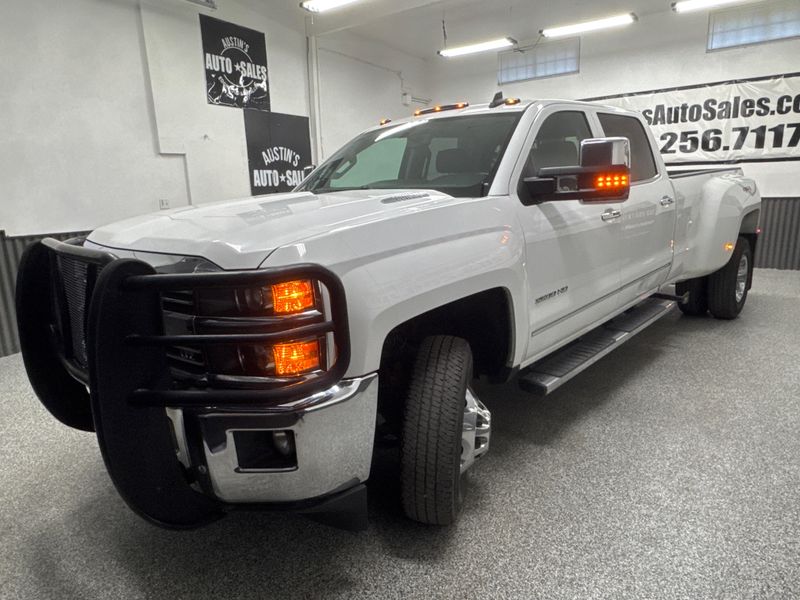 2015 Chevrolet Silverado 3500HD LTZ Crew Cab Upper Image 2