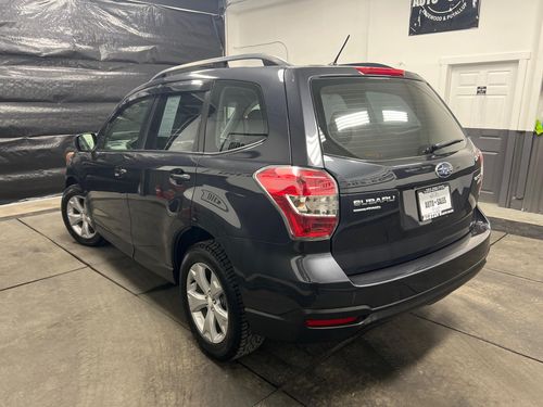 2015 Subaru Forester 2.5i Crossover Lower Image 1